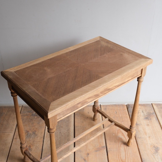 �����ɥơ��֥롡������