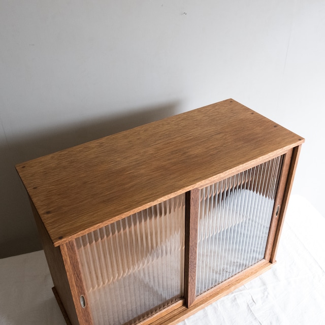 ミニキャビネット モールガラス｜すべての商品｜古家具・アンティーク