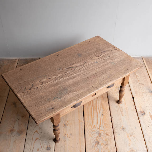 �����ơ��֥롡������