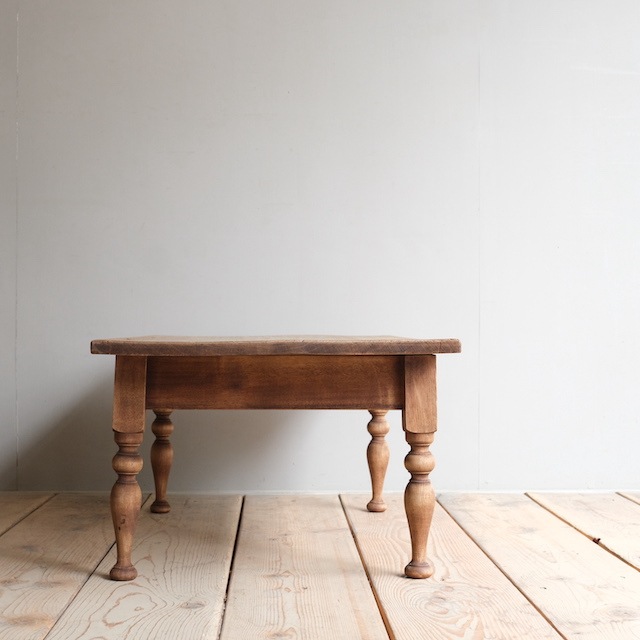 �����ơ��֥롡������