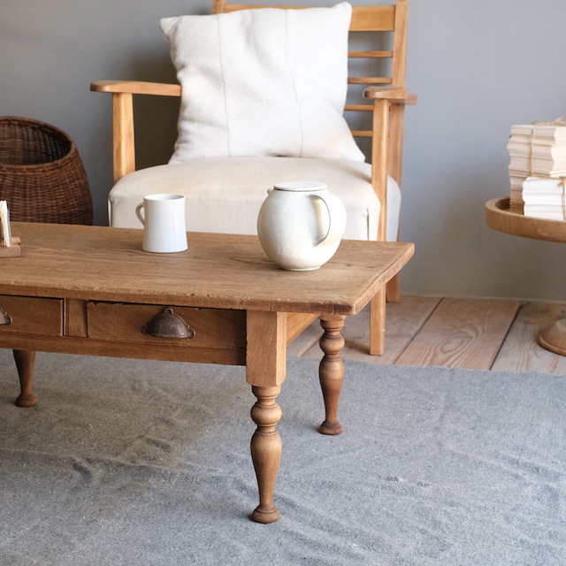 �����ơ��֥롡������