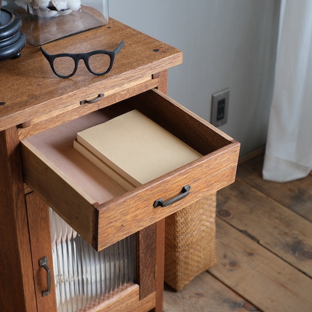 �����ɥơ��֥롡��Ǽ�դ�