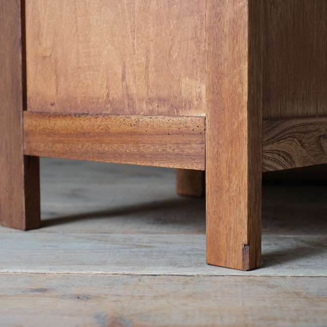 �����ɥơ��֥롡��Ǽ�դ�