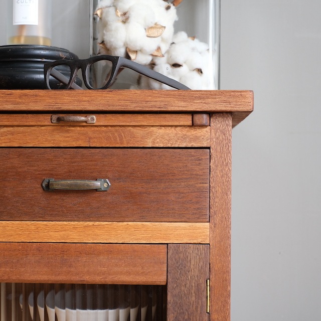 �����ɥơ��֥롡��Ǽ�դ�