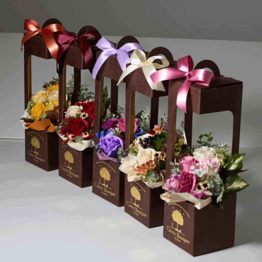 フローリストのセンスが光る！色が選べるクラシックブーケ Haco