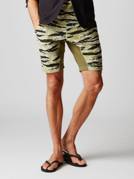 AKM  RELAX SHORTS 【TIGER CAMO】 KHAKI CAMO