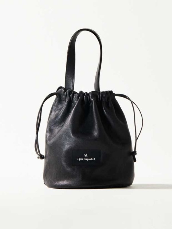 1PIU1UGUALE3  DRAWSTRING BAG / BLACK