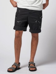 wjk paint cargo shorts / black