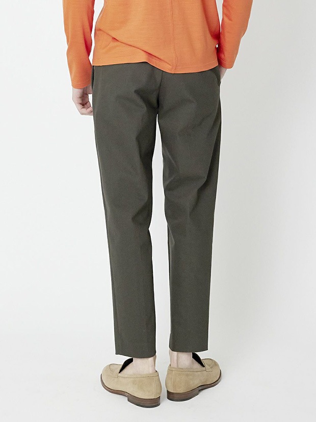 junhashimoto MONSTER STRETCH TUCK LESS PANTS / KHAKI