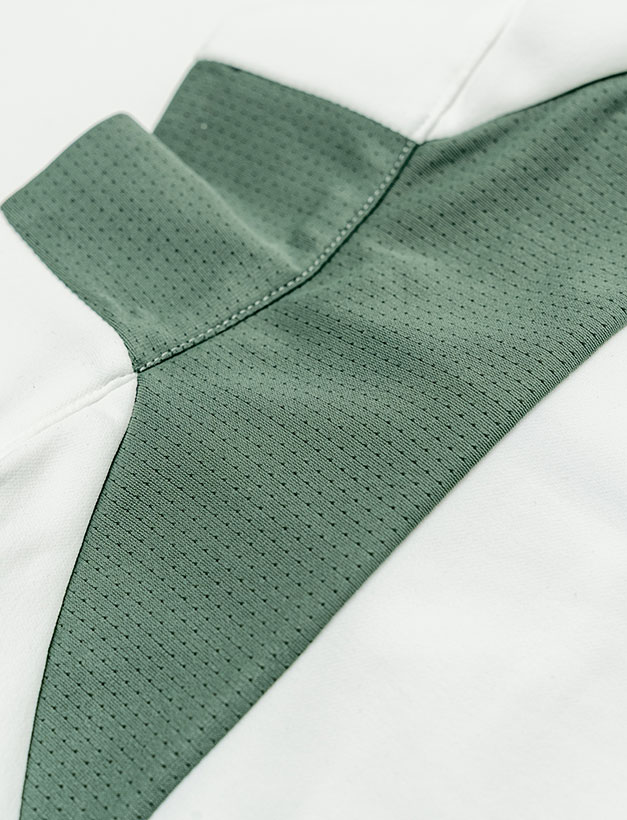TFW49 HALF ZIP SS MOCKNECK / WHITE