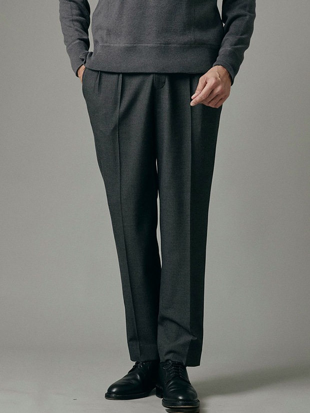 junhashimoto RELAXED 2TUCK PANTS / CHARCOAL
