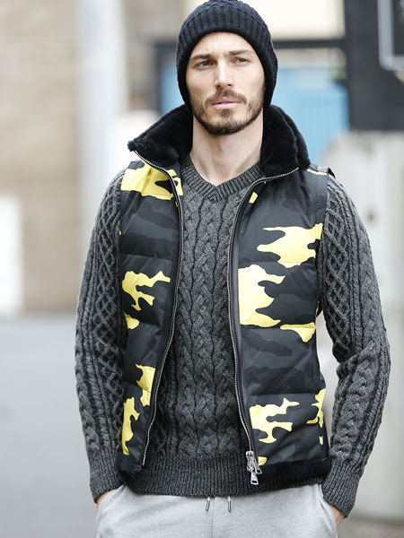 wjk hybrid down mouton vest bk x ye camo