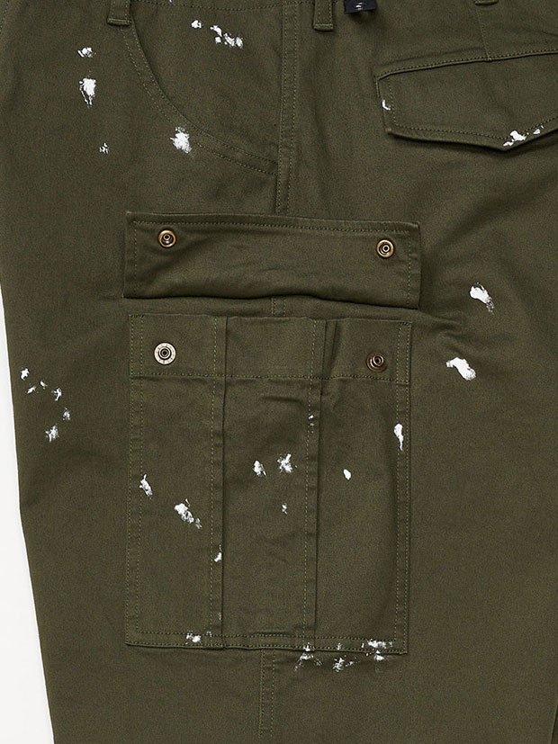 wjk paint cargo shorts / khaki