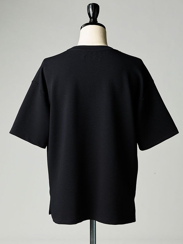 1PIU1UGUALE3 S/S CREW / PASCAL (BLACK)