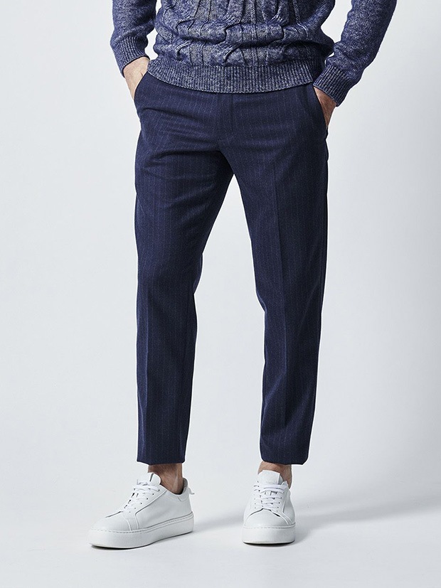 junhashimoto TUCK LESS SLIM PANTS / NAVY