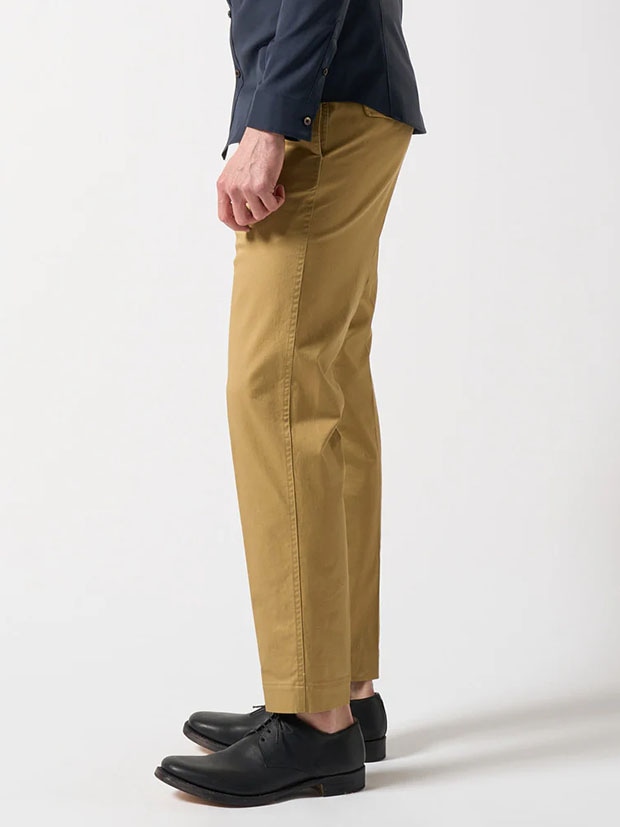 wjk pressed tapered chino / baige