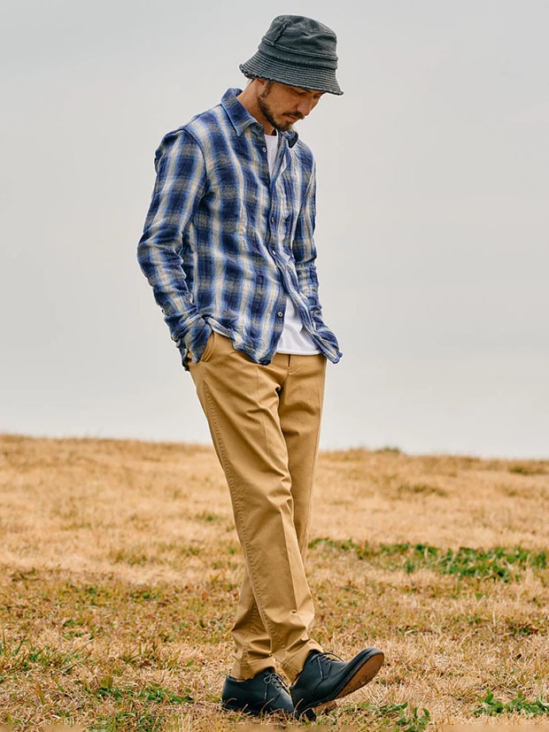 wjk pressed tapered chino / baige