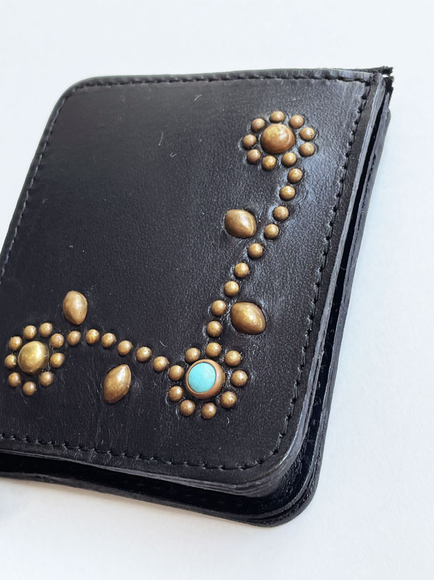 HTC BLACK WALLET T-5 SN33 TQ BLACK/BRASS