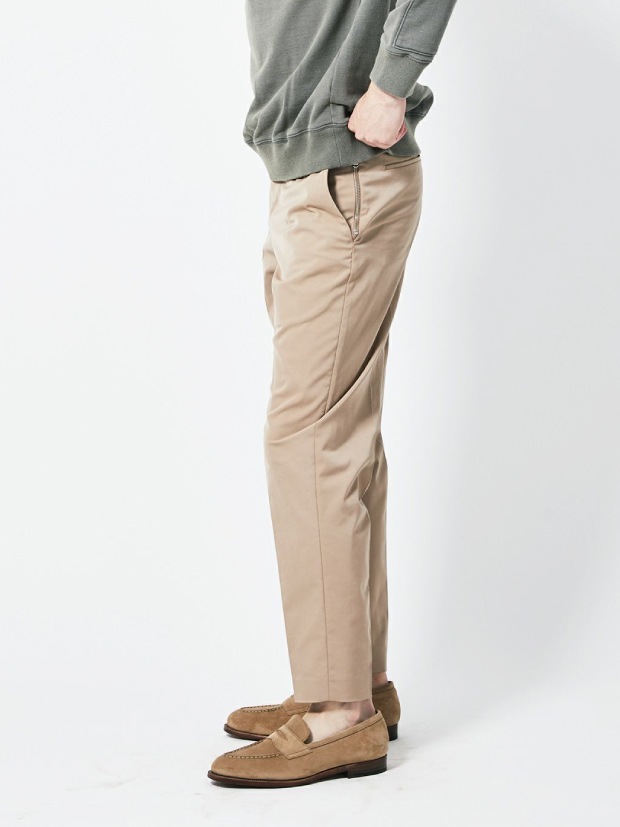 junhashimoto P04 TUCK LESS PANTS / BEIGE