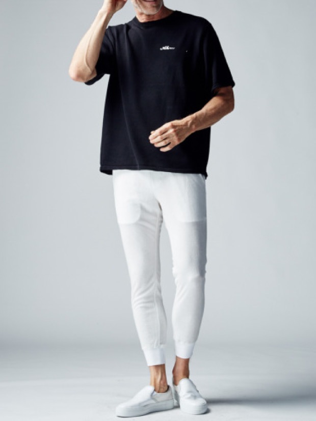 AKM PIUMA by Emilcotoni S/S BIG CREW T / BLACK | AKM | rumbleFISH 