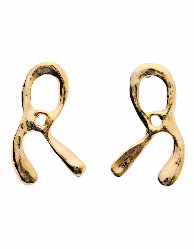 R Letter Pierced Earrings / gold