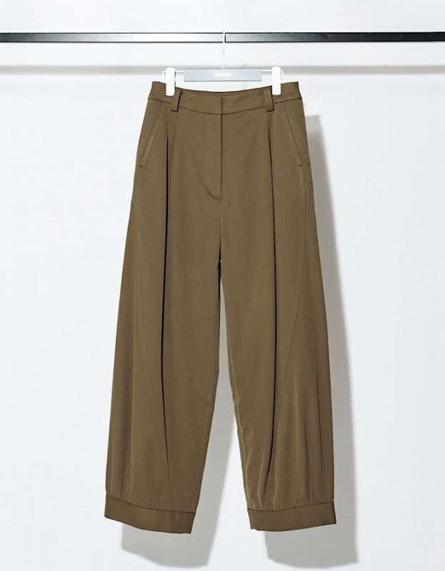 Volume Tuck Pants / khaki