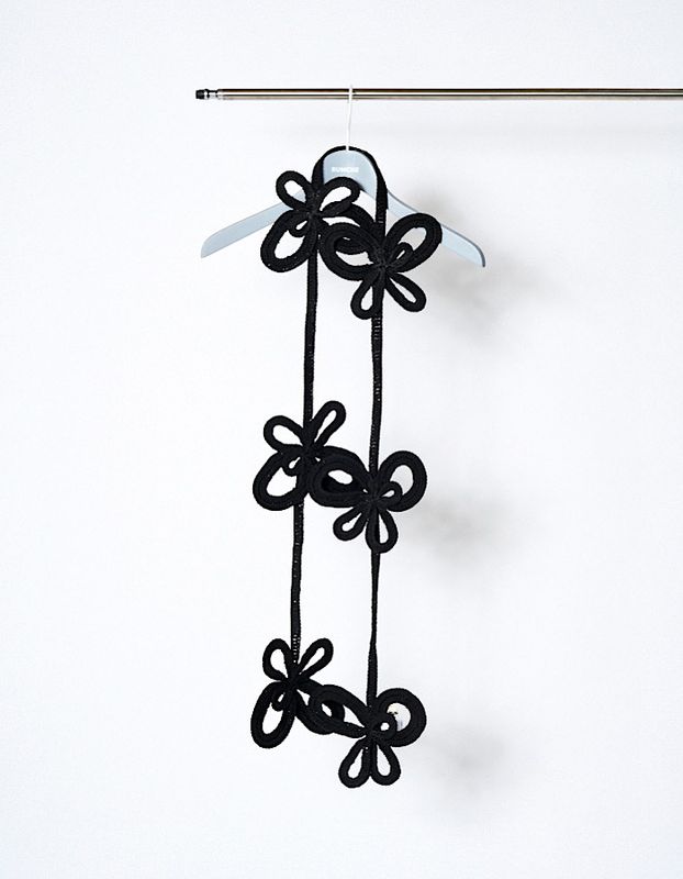 Flower Bond Yarn Belt / black