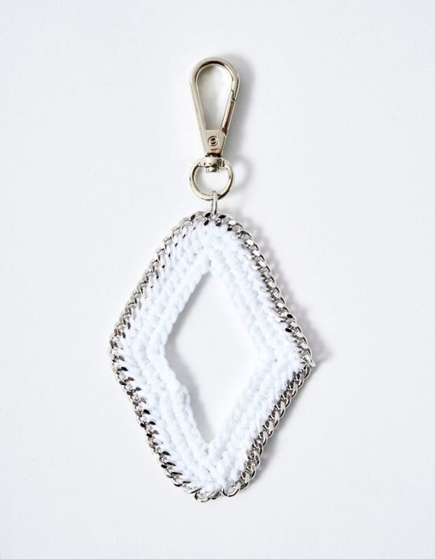 Diamond Bond Yarn Charm / white