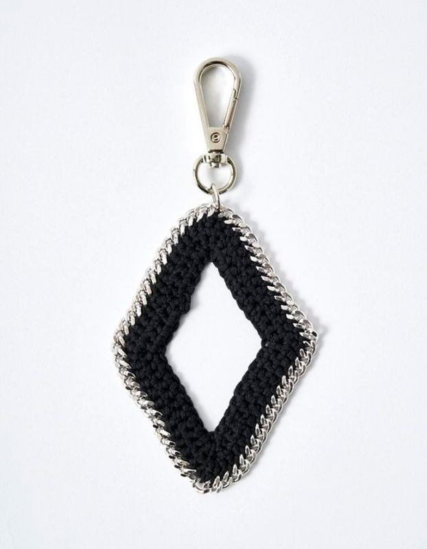 Diamond Bond Yarn Charm / black