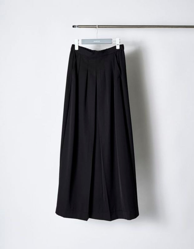 Inverted Pleats Skirt / black