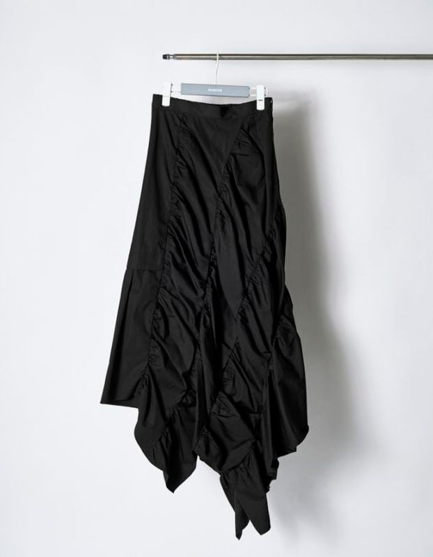 Typewriter Gathered Skirt / black