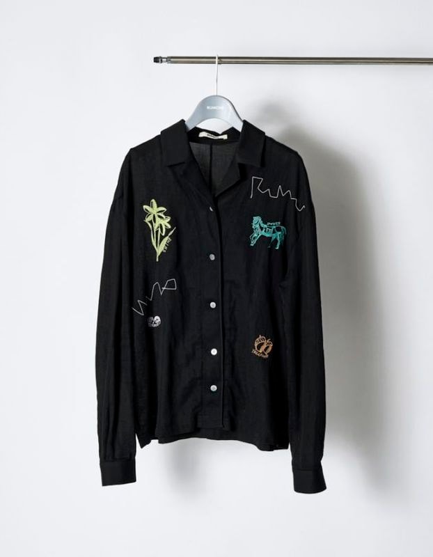 Treasure Embroidery Shirt / black