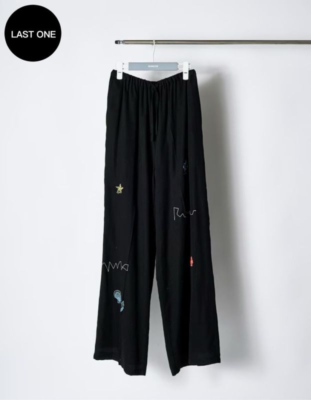 Treasure Embroidery Trousers / black
