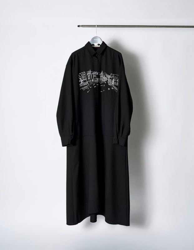 Landscape Embroidery Dress / black