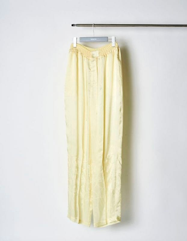 Tapa Pattern Embroidery Trousers / off white