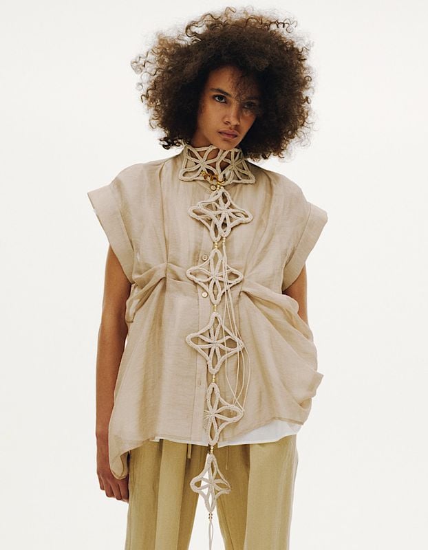 Layered Tuck Sleeveless Blouse / beige