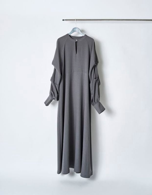 Curiosity Stripe Dress / gray