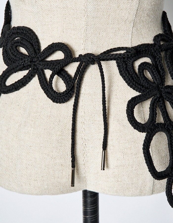 Flower Bond Yarn Belt / black