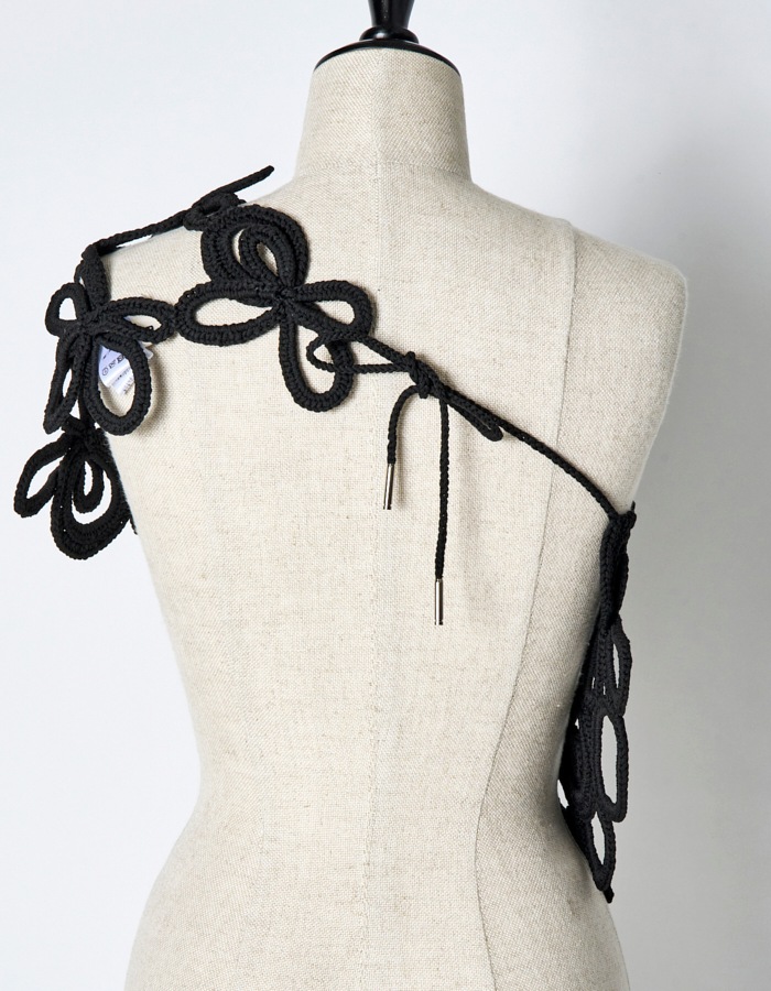 Flower Bond Yarn Belt / black