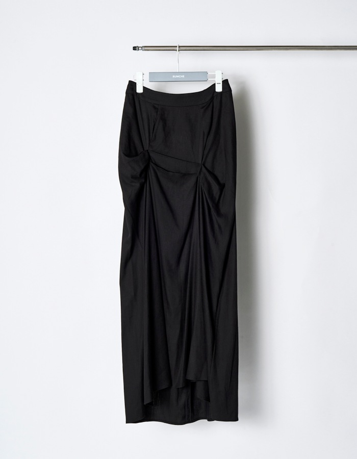 Layered Tuck Skirt / black