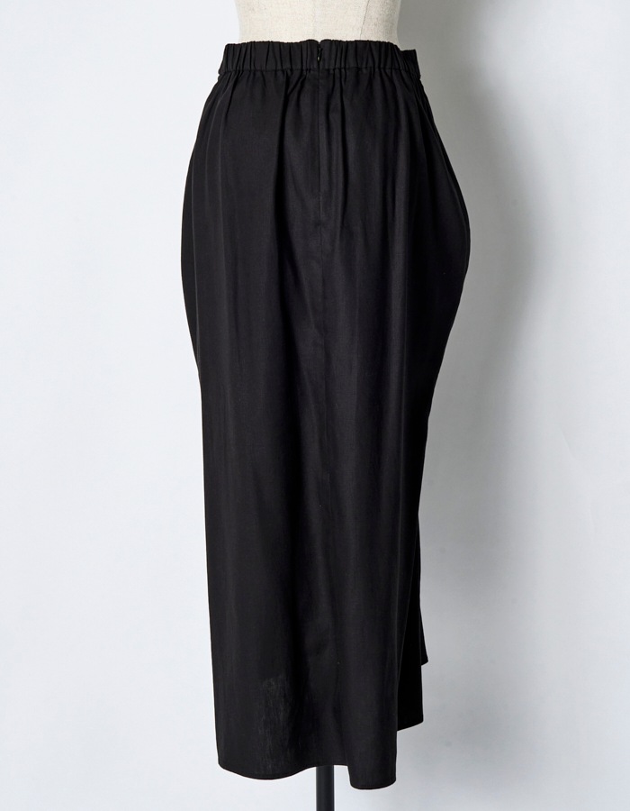 Layered Tuck Skirt / black