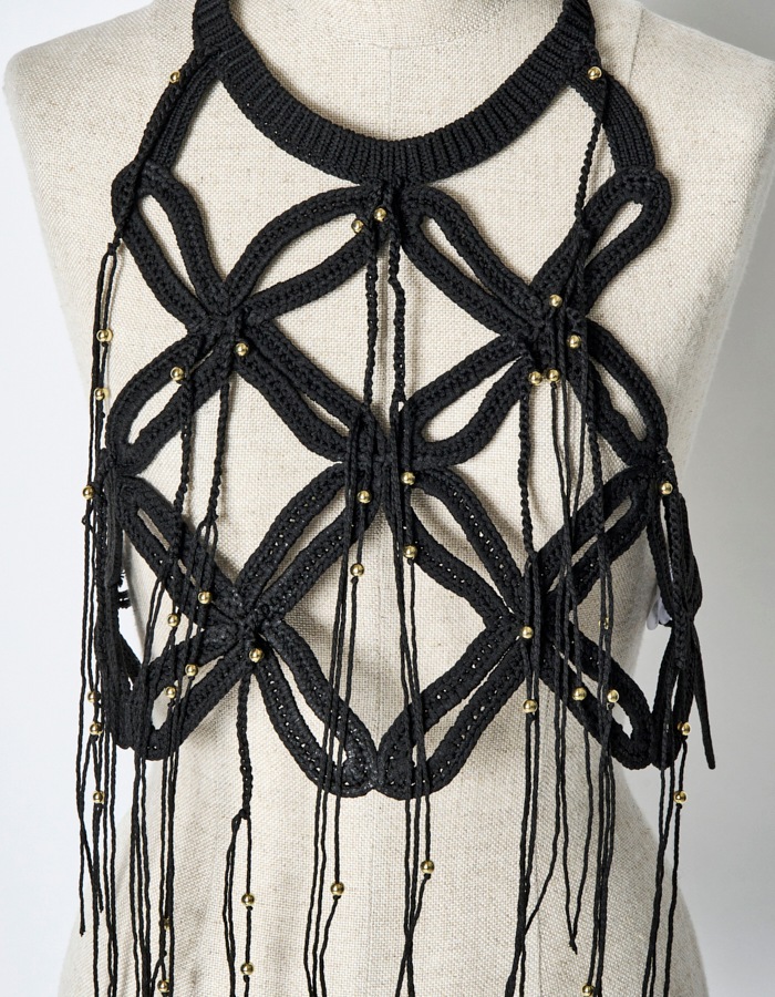 Leaf Fringe Bond Yarn Bustier / black