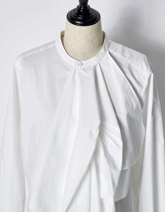 Tuck Chief Band Collar Shirt / white