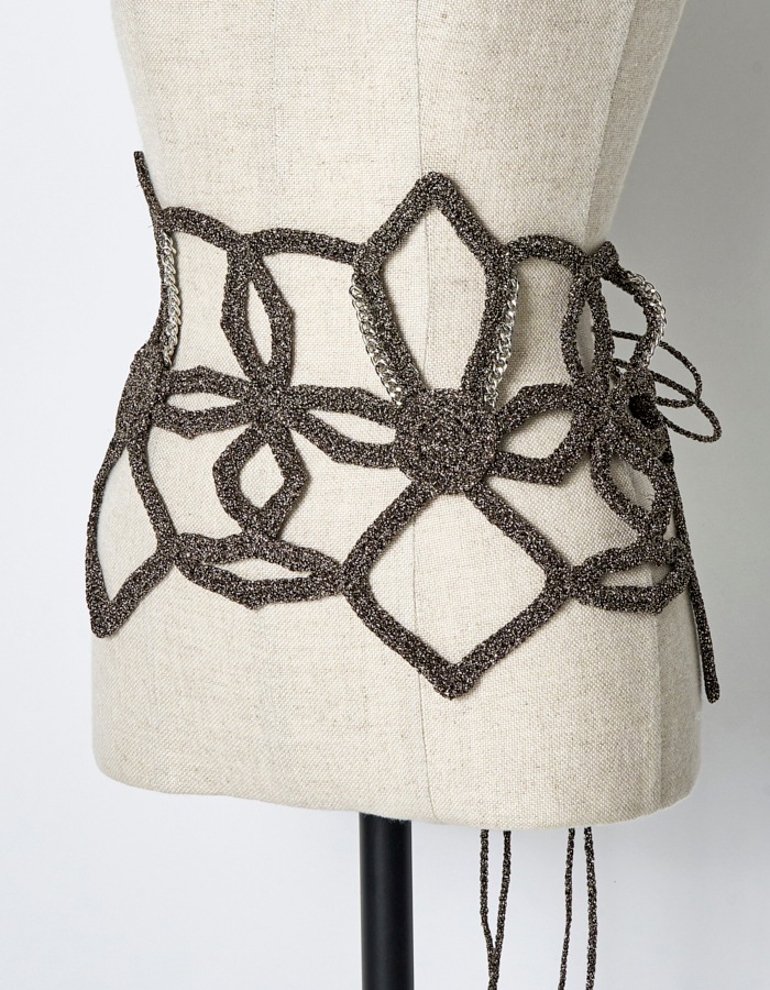 Snowflake Bond Yarn Belt / gold