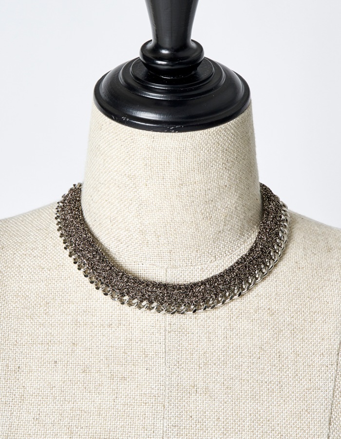 Chain Bond Yarn Choker / gold