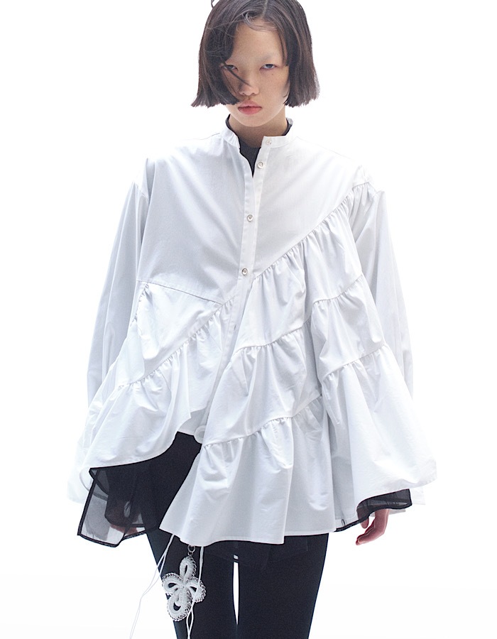 Typewriter Gathered Blouse / white