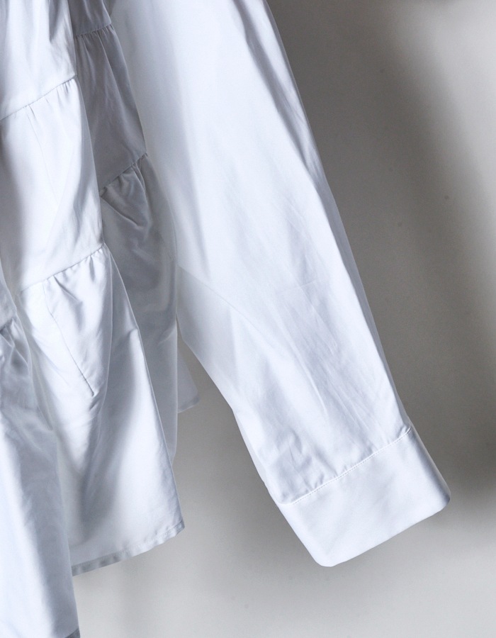 Typewriter Gathered Blouse / white