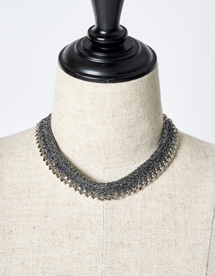 Chain Bond Yarn Choker / silver