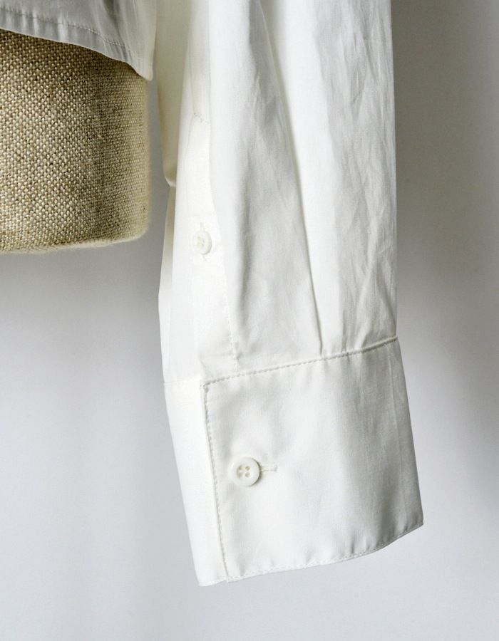 Landscape Beads Embroidery Shirt / white