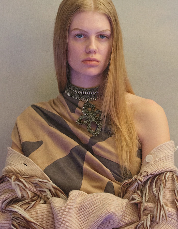 Snowflake Bond Yarn Choker / black